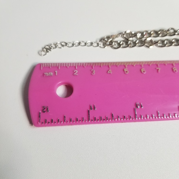 Necklace with Large Rhinestone Medallion New - Picture 7 of 8